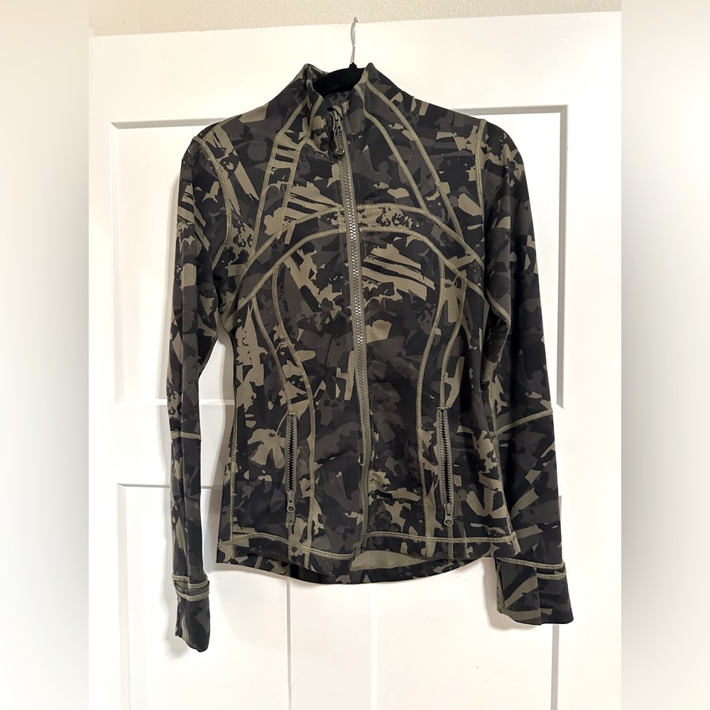 LULULEMON Define camo jacket